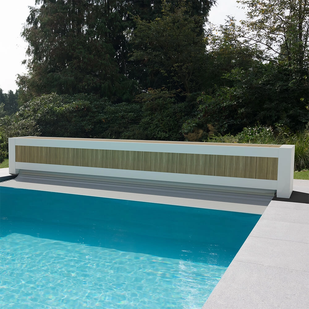Couverture à lames pour piscine avec banquette
