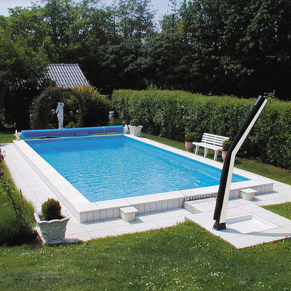 Piscine en polystyrène expansé set de base sans échelle dans le jardin